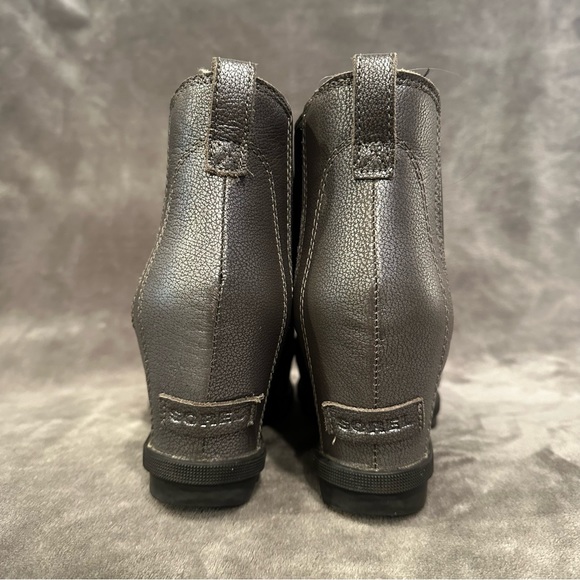 Limited Edition Sorel Metallic Silver Shearling Joan of Arctic Chelsea Boot 9.5 - Picture 5 of 7
